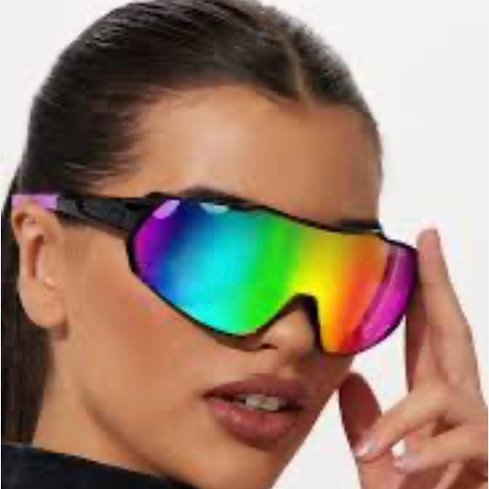 Woman’s Sunglasses